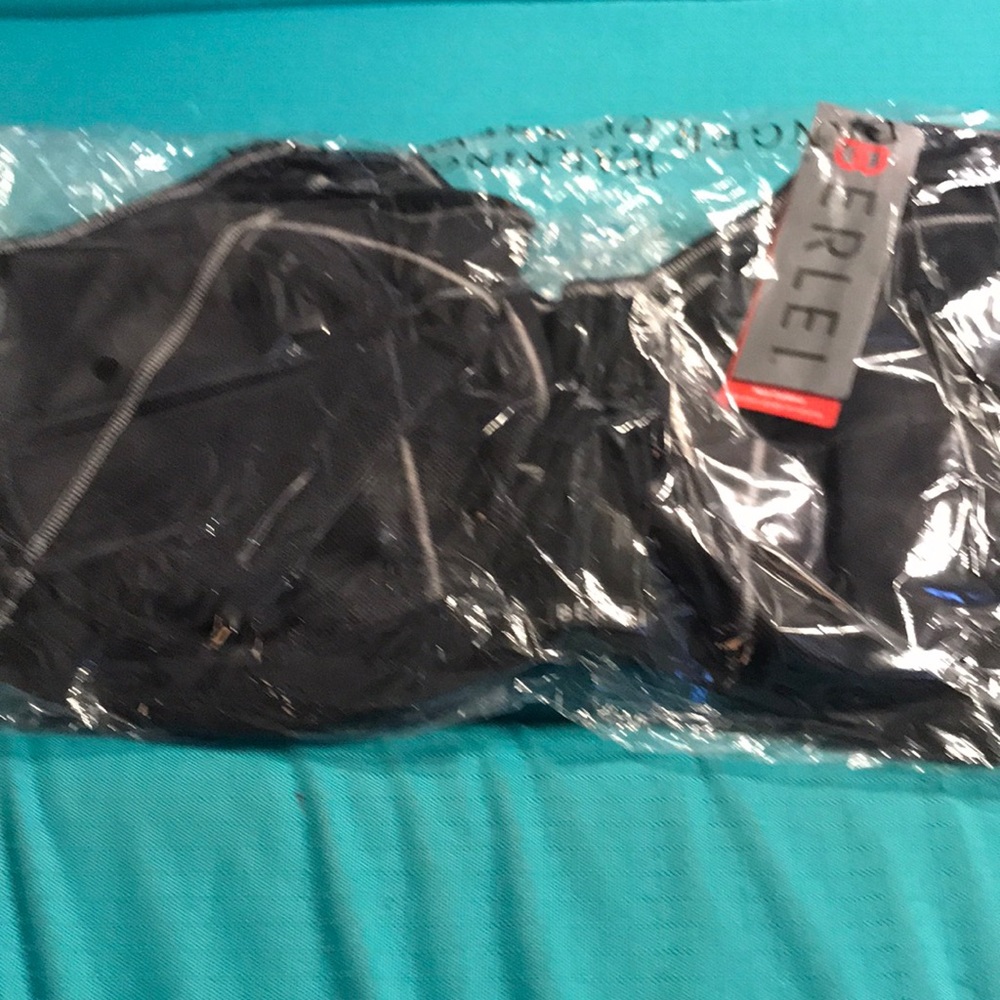 Berlei Black Full Support Sports Bra - 38G